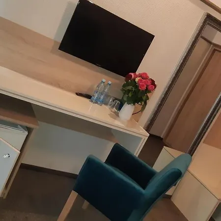 מלון & Restauracja Glass 2*