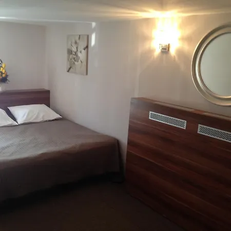 & Restauracja Glass 2* ראדום