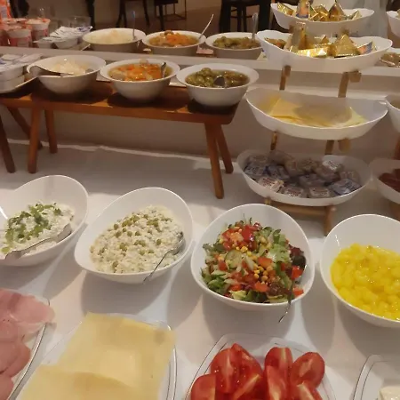 מלון & Restauracja Glass ראדום