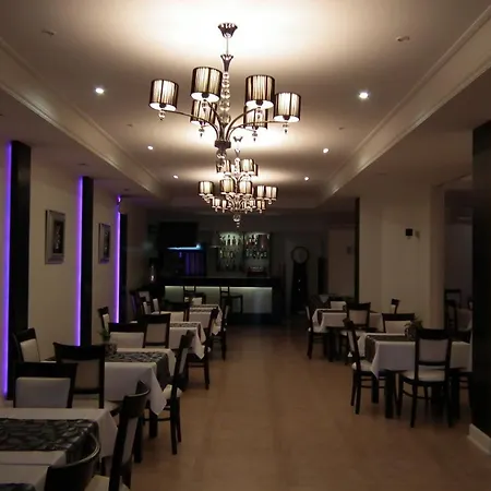 & Restauracja Glass ראדום