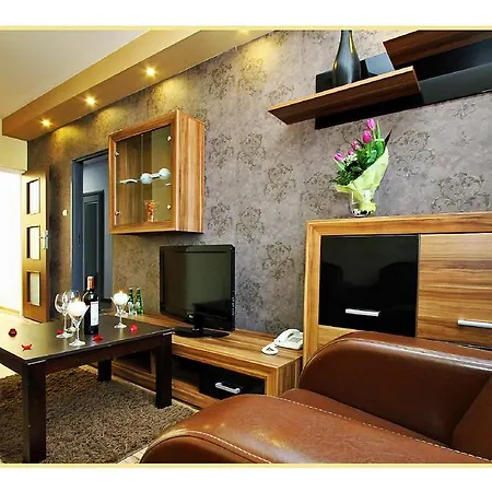 & Restauracja Glass 라돔