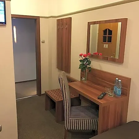 & Restauracja Glass Hotel 2*