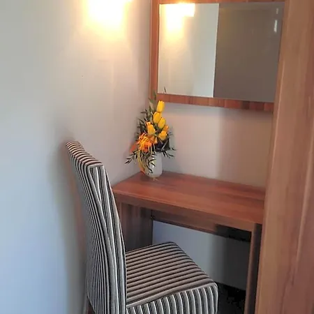 & Restauracja Glass 2* Радом