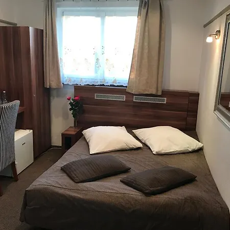 מלון & Restauracja Glass ראדום