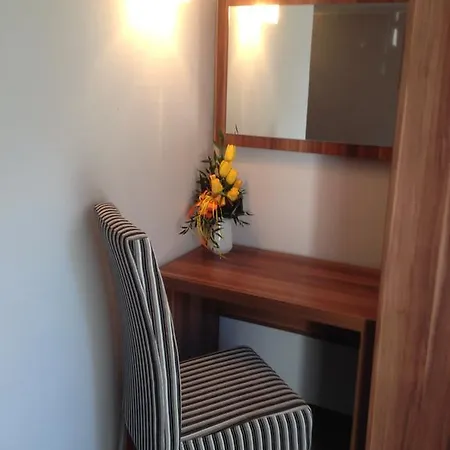 מלון & Restauracja Glass 2*