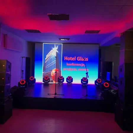 & Restauracja Glass 2* ראדום